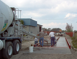 <b>基于C/S架构的地磅管理信息系统的设计与实践</b>